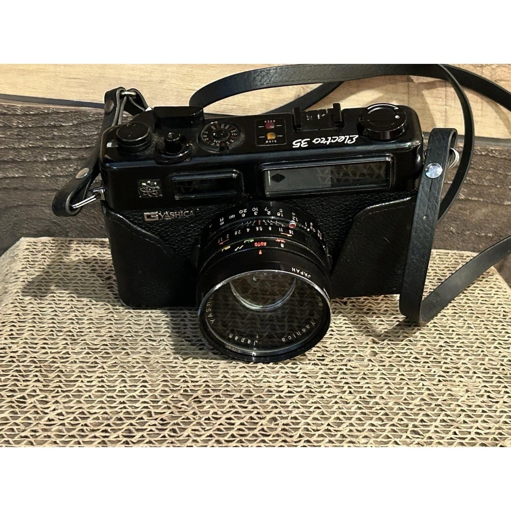 YASHICA ELECTRO 35 GT RANGEFINDER 1.7 Lens Film‎ Camera Not Tested